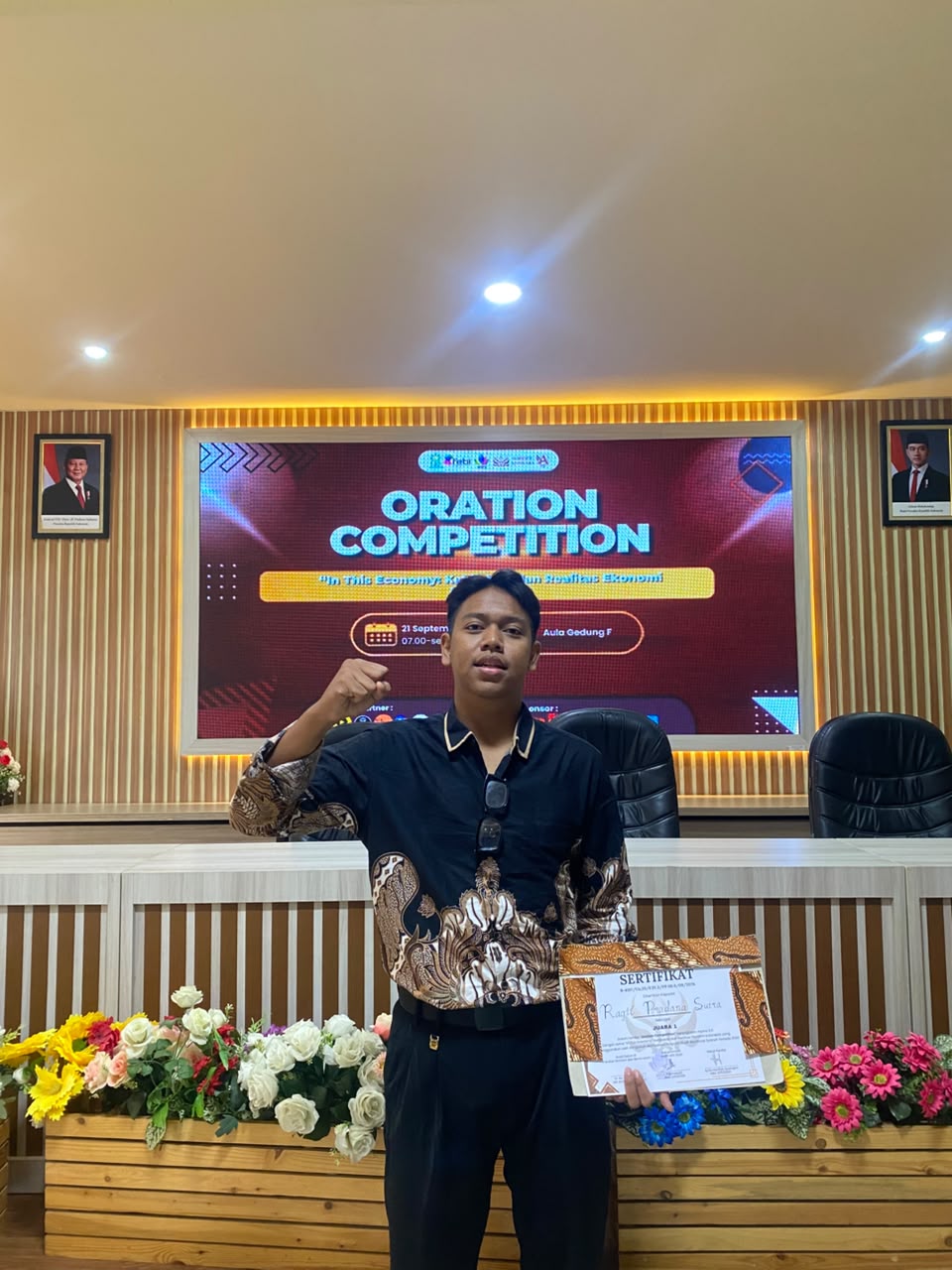 Suara Perubahan dari Panggung Retorika: Mahasiswa Pemikiran Politik Islam UIN RM Said Surakarta Sabet Juara 1 Oration Competition